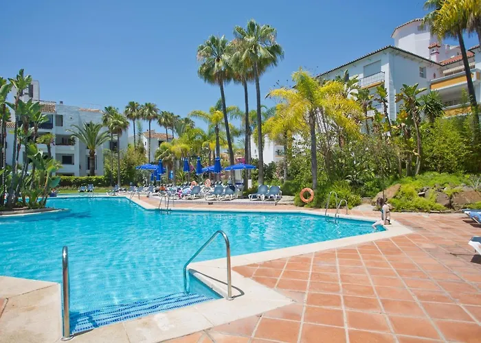 Beachfront Luxury Complex With Tropical Gardens & Pools Apartment