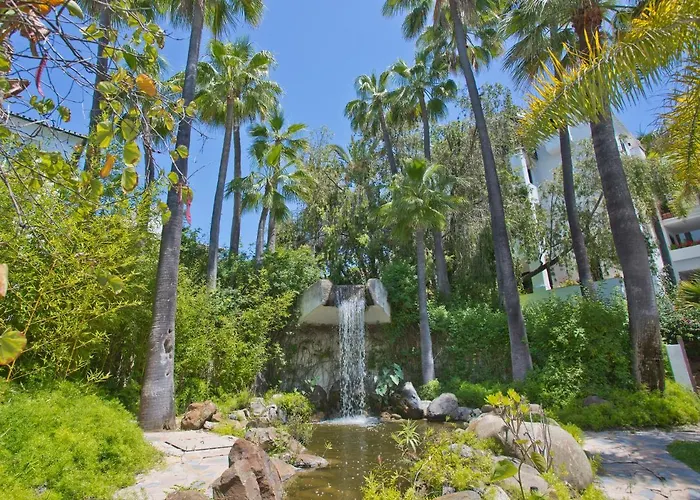 Apartment Beachfront Luxury Complex With Tropical Gardens & Pools *