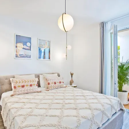 Beachfront Luxury Complex With Tropical Gardens & Pools Marbella