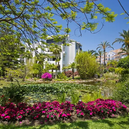 Apartment Beachfront Luxury Complex With Tropical Gardens & Pools *