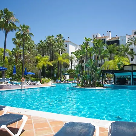 Apartment Beachfront Luxury Complex With Tropical Gardens & Pools *